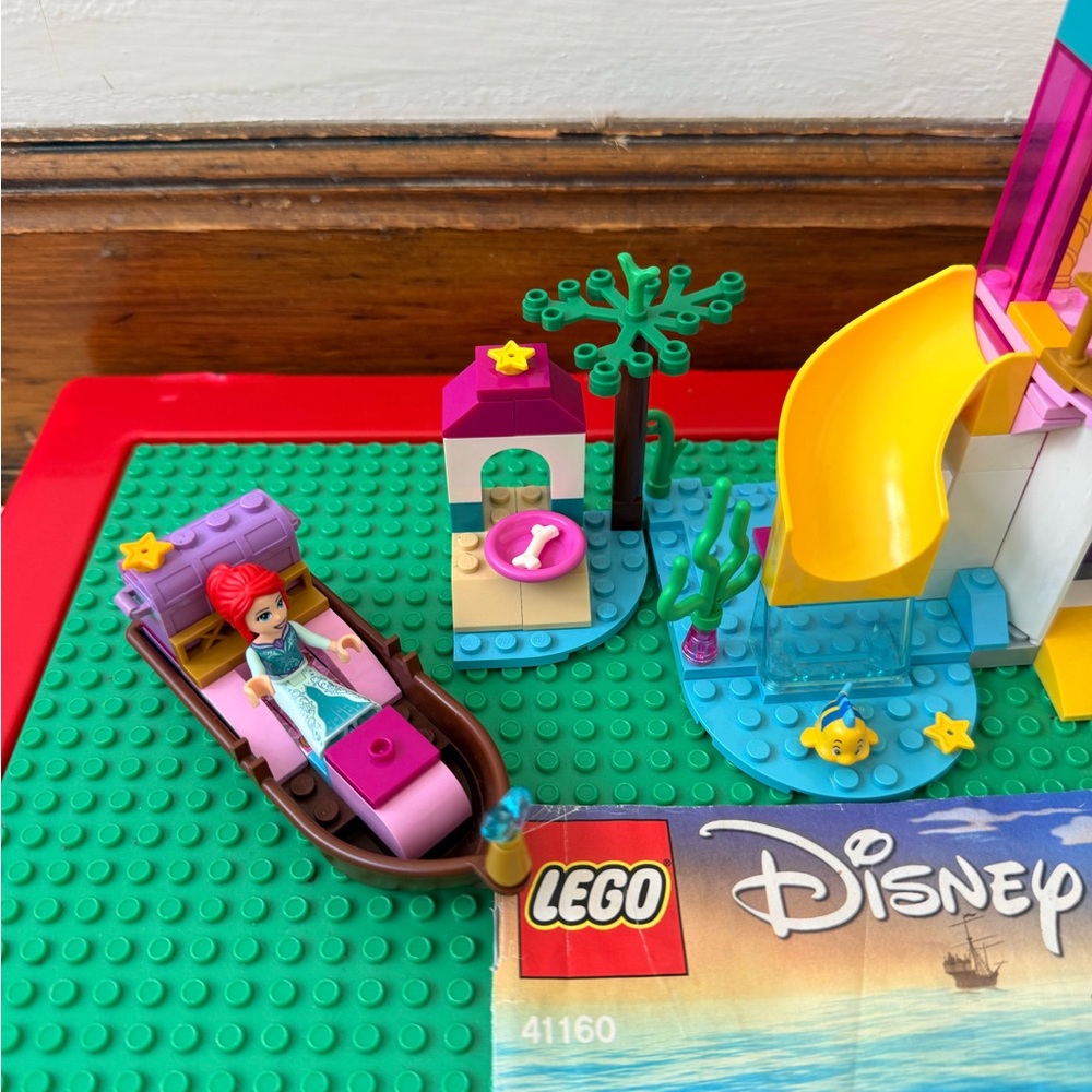 Lego Disney 41160 Ariel's Seaside Castle Little Mermaid 99%Complete Set & Manual - Picture 2 of 4
